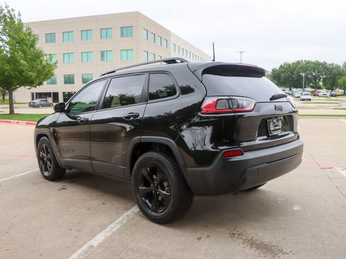 Used 2020 Jeep Cherokee Latitude Plus FWD image 5