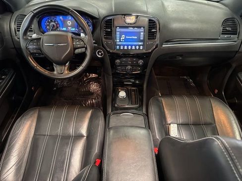 Used 2017 Chrysler 300 S w/ 300S Premium Group AWD/4WD image 4