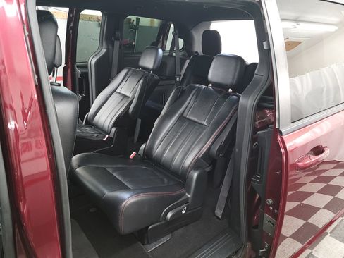 Used 2018 Dodge Grand Caravan GT image 9