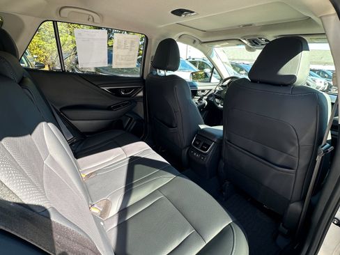 Used 2022 Subaru Outback Limited image 12