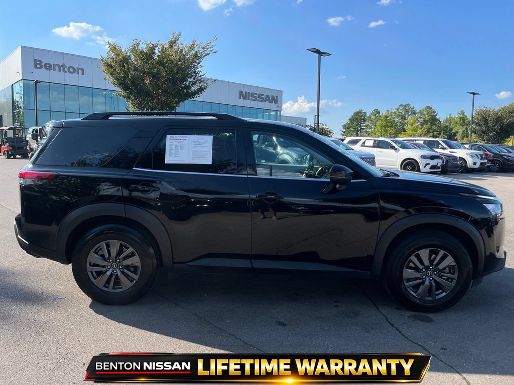 Used 2024 Nissan Pathfinder SV FWD image 11
