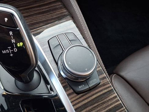 Used 2018 BMW 530i xDrive image 16