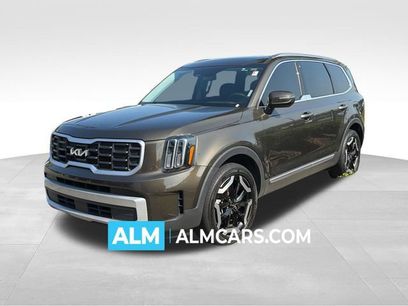 Used 2024 Kia Telluride S w/ S Sunroof Package