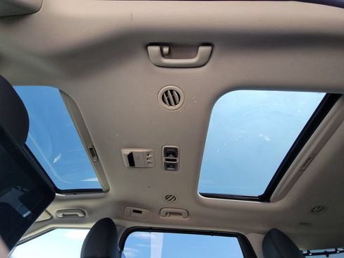 Used 2023 Kia Carnival SX Prestige FWD image 16