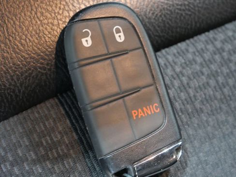 Used 2025 Jeep Compass Trailhawk AWD/4WD image 27