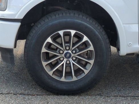 Used 2020 Ford F150 Lariat w/ Equipment Group 502A Luxury AWD/4WD image 44