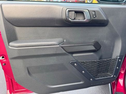 Used 2025 Ford Bronco Badlands image 22