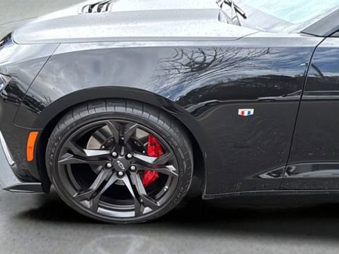 Used 2021 Chevrolet Camaro SS image 30