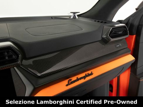 Used 2025 Lamborghini Urus SE image 27