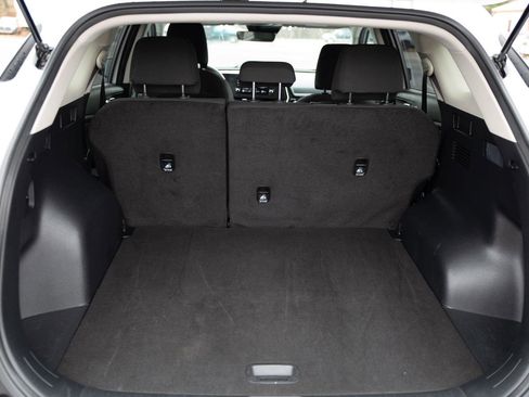 Used 2025 Kia Sportage LX image 24