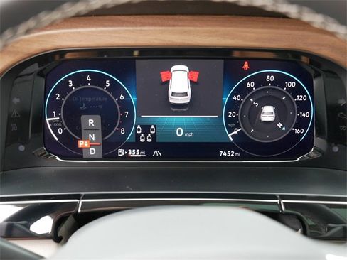 Certified 2025 Volkswagen Atlas SE image 28