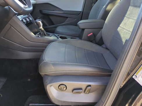 Used 2024 Volkswagen Taos SE image 18