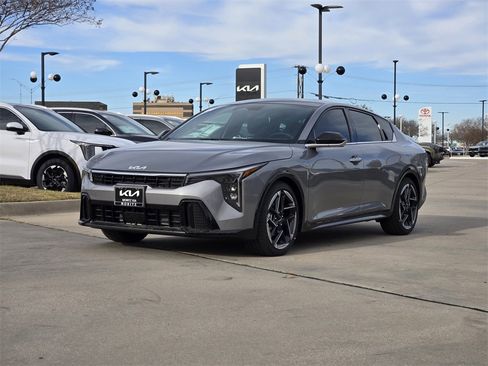 New 2025 Kia K4 GT-Line image 4