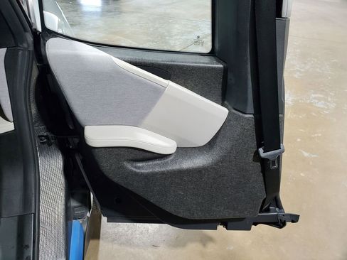 Used 2015 BMW i3 w/ Range Extender image 28