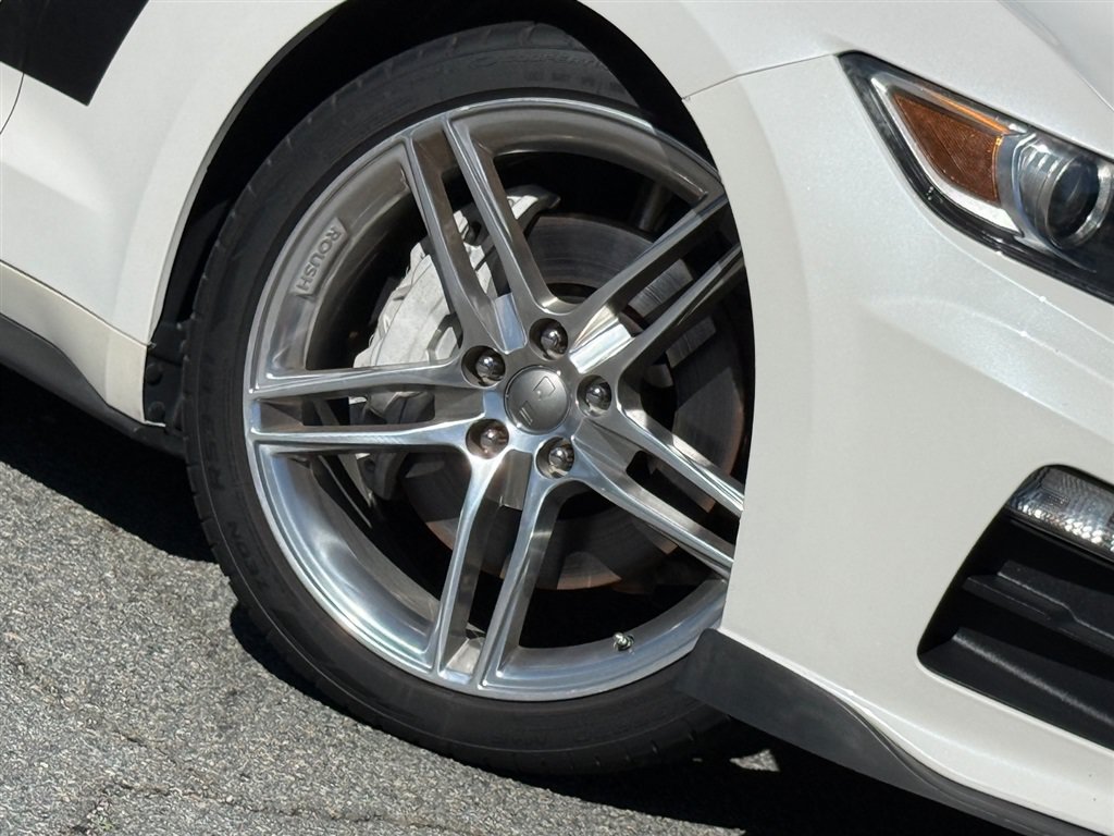 Used 2017 Ford Mustang GT Premium RWD image 31