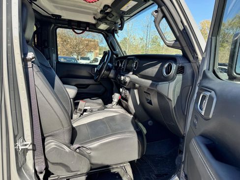 Used 2022 Jeep Wrangler Unlimited Sahara w/ Cold Weather Group image 29