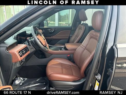 Used 2026 Lincoln Aviator Reserve AWD/4WD image 12