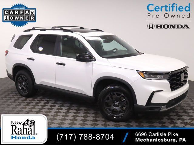 Certified 2025 Honda Pilot TrailSport image 1