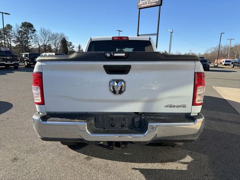 Used 2023 RAM 2500 Tradesman w/ Chrome Appearance Group image 7