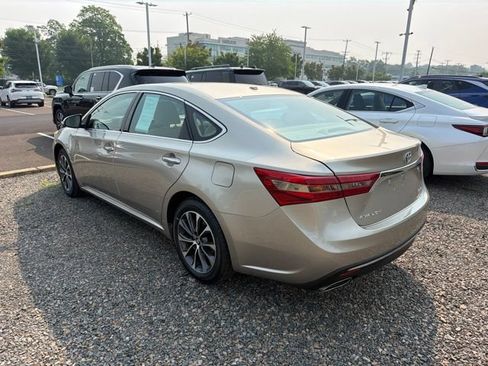 Used 2016 Toyota Avalon XLE Premium FWD image 6