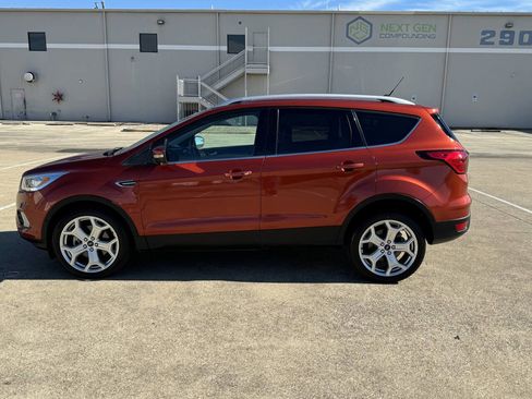 Used 2019 Ford Escape Titanium image 8