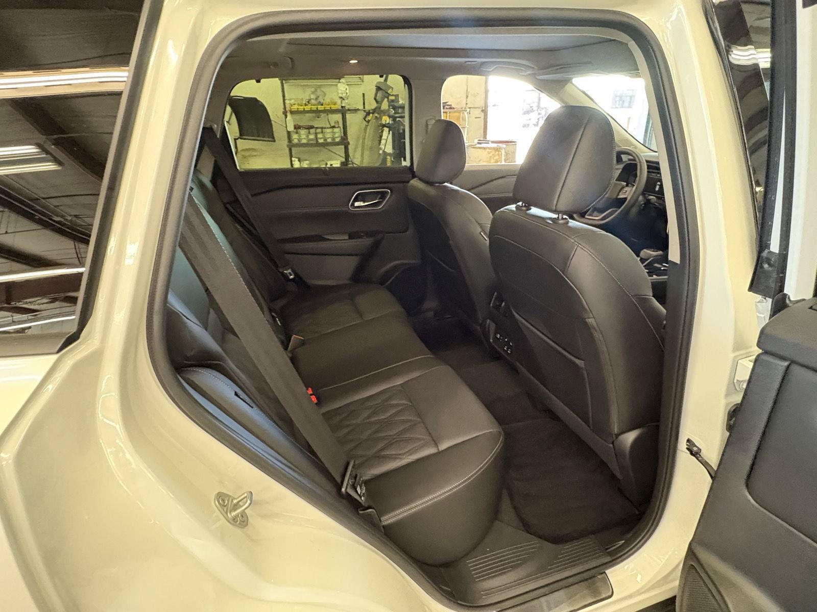 Used 2026 Nissan Rogue Platinum w/ Tech Package AWD/4WD image 18