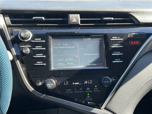 Used 2018 Toyota Camry XSE image 18