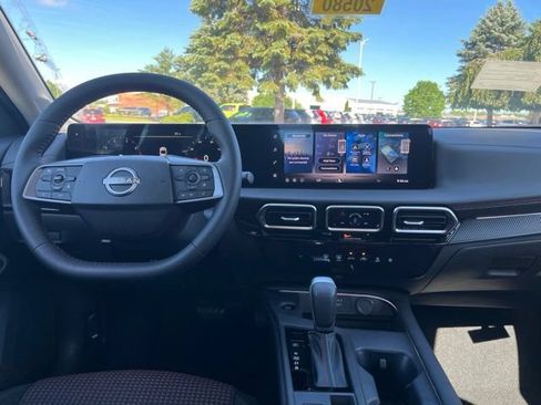 New 2026 Nissan Sentra SR w/ Floor Mat Package FWD image 15