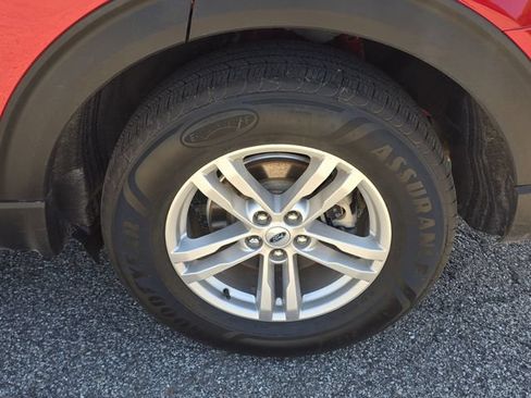 Certified 2023 Ford Explorer XLT w/ Equipment Group 202A AWD/4WD image 5
