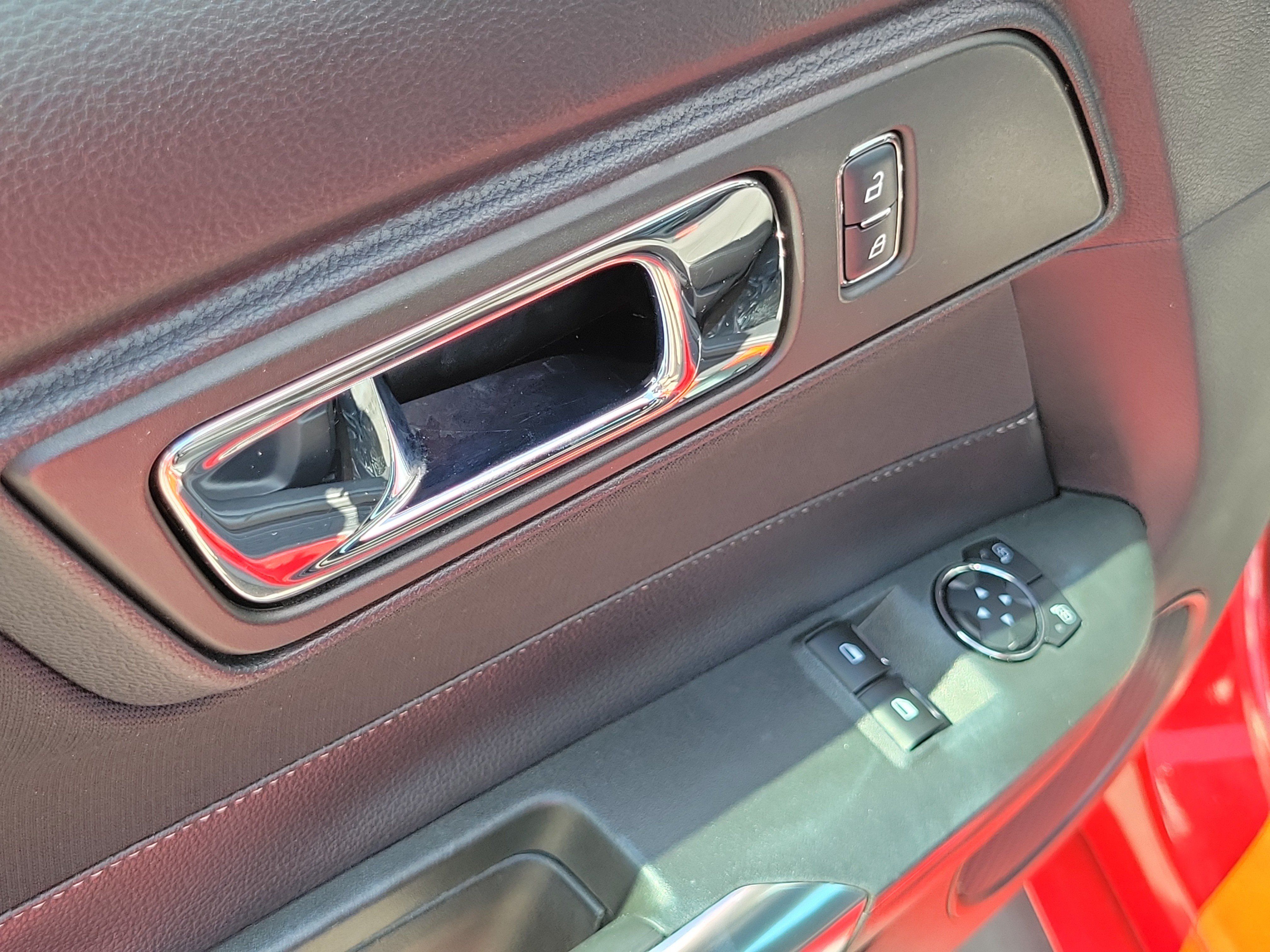 Used 2016 Ford Mustang Coupe RWD image 14