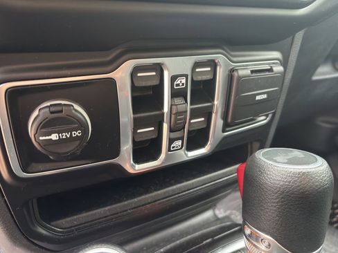 Used 2021 Jeep Wrangler Unlimited Sport AWD/4WD image 14