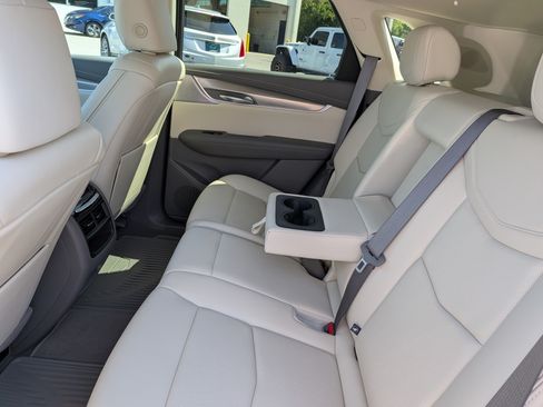 Used 2023 Cadillac XT5 Premium Luxury w/ Technology Package FWD image 16