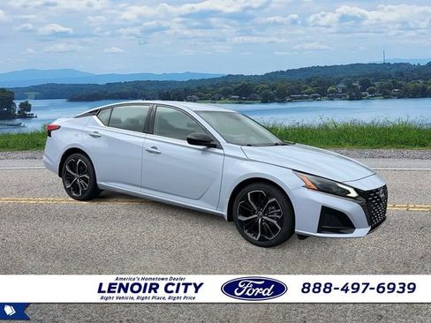 Used 2023 Nissan Altima 2.5 SR AWD/4WD image 1