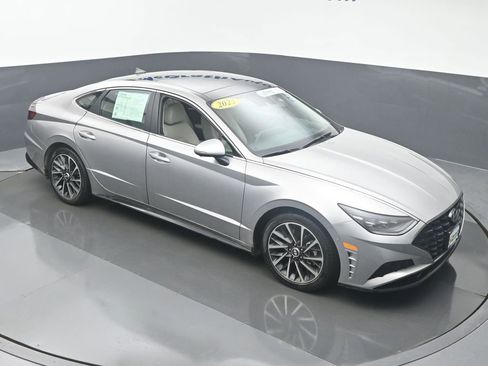 Used 2022 Hyundai Sonata Limited image 3