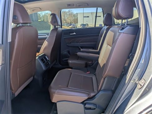 Certified 2022 Volkswagen Atlas SE image 15