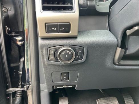 Certified 2022 Ford F350 Lariat w/ Lariat Value Package AWD/4WD image 13