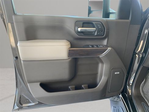 Used 2020 GMC Sierra 3500 SLT w/ SLT Premium Plus Package image 11