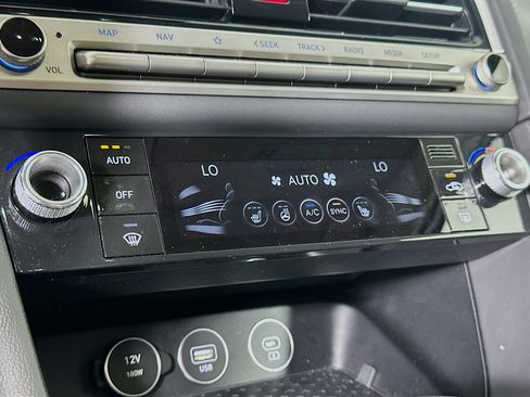 Used 2025 Genesis G70 2.5T AWD/4WD image 24