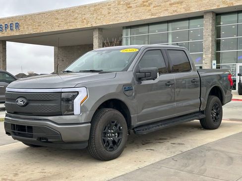 New 2025 Ford F150 Lightning XLT image 32