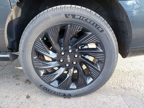 New 2026 Lincoln Navigator L Reserve w/ Jet Appearance Package image 5