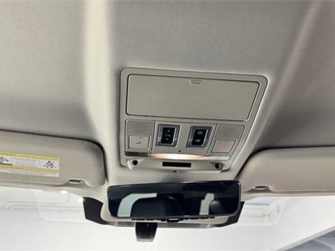 Used 2020 Land Rover Defender 110 SE image 20