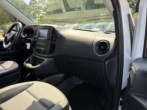 Used 2023 Mercedes-Benz Metris Passenger image 30