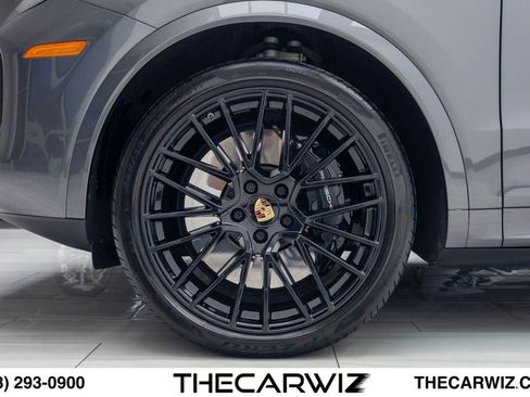 Used 2023 Porsche Cayenne Turbo AWD/4WD image 9