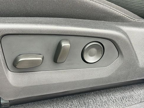 Used 2025 GMC Canyon Elevation w/ Convenience Package image 11