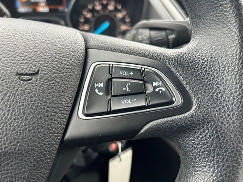 Used 2018 Ford Escape SE image 17