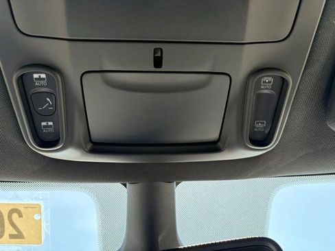 New 2026 Chrysler Pacifica Select AWD/4WD image 18