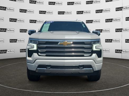 Used 2024 Chevrolet Silverado 1500 High Country w/ High Country Premium Package AWD/4WD image 8