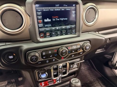 Used 2021 Jeep Wrangler Unlimited Rubicon AWD/4WD image 11