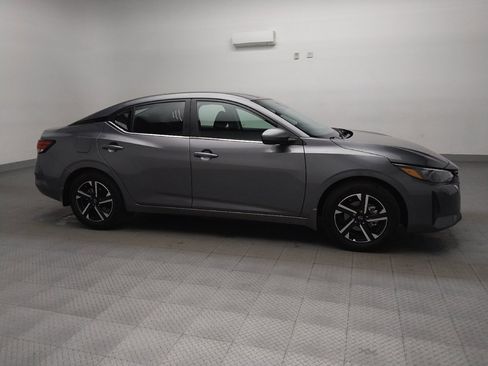 Used 2025 Nissan Sentra SV image 11