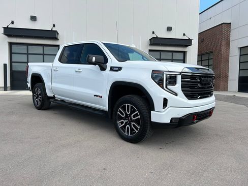 Used 2024 GMC Sierra 1500 AT4 w/ AT4 Preferred Package AWD/4WD image 1
